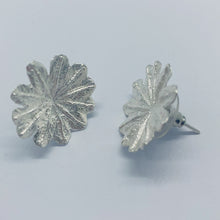 Load image into Gallery viewer, Poppy Top - Studs