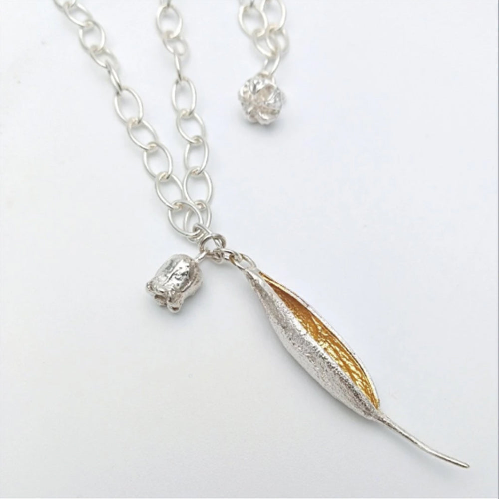 Rewarewa Necklace - Silver Oval chain rata and manuka