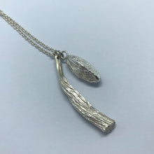 Load image into Gallery viewer, Vanilla and Cardamon Necklace - Silver